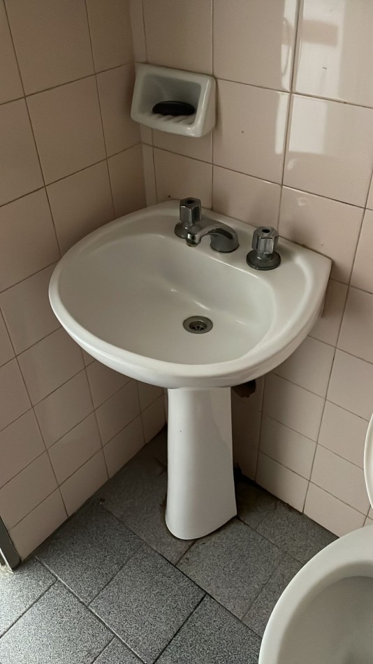 Monoambiente En Calle 8 Y 58 De La Plata, Buenos Aires