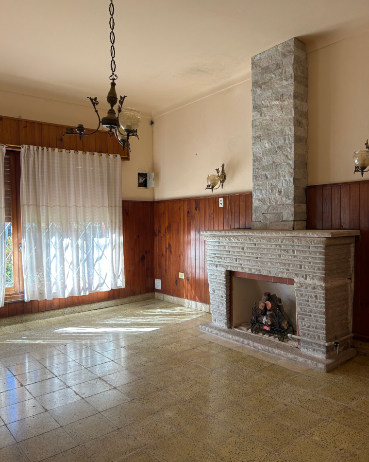 Casa en esquina 4 y 11 de Pipinas, partido de Punta Indio.