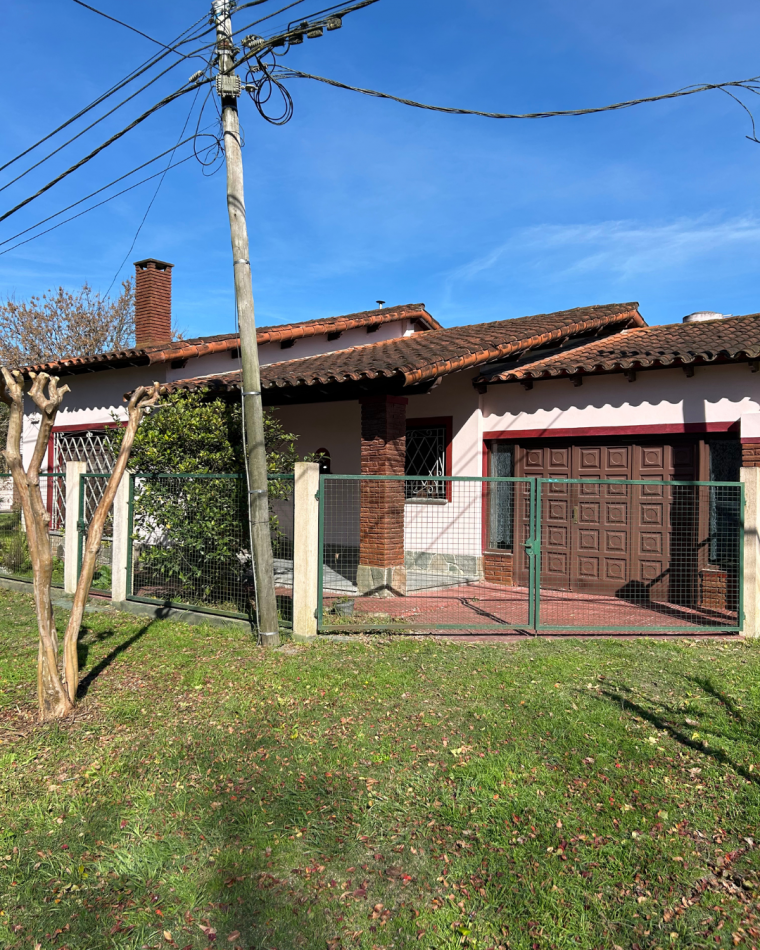 Casa en esquina 4 y 11 de Pipinas, partido de Punta Indio.