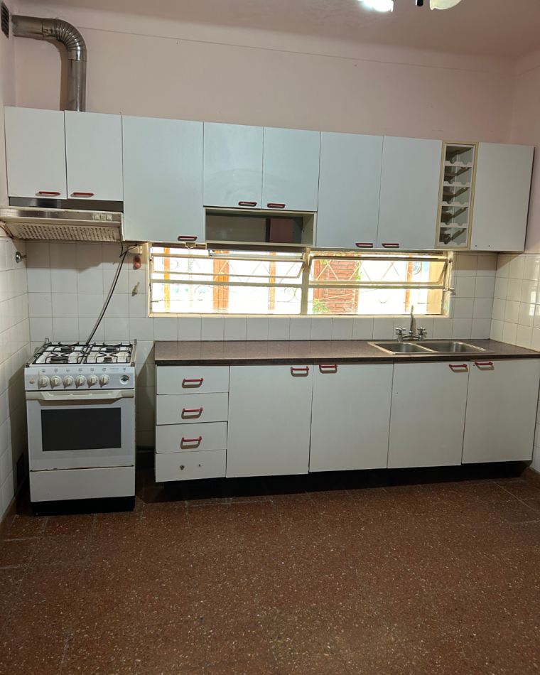 Casa en esquina 4 y 11 de Pipinas, partido de Punta Indio.