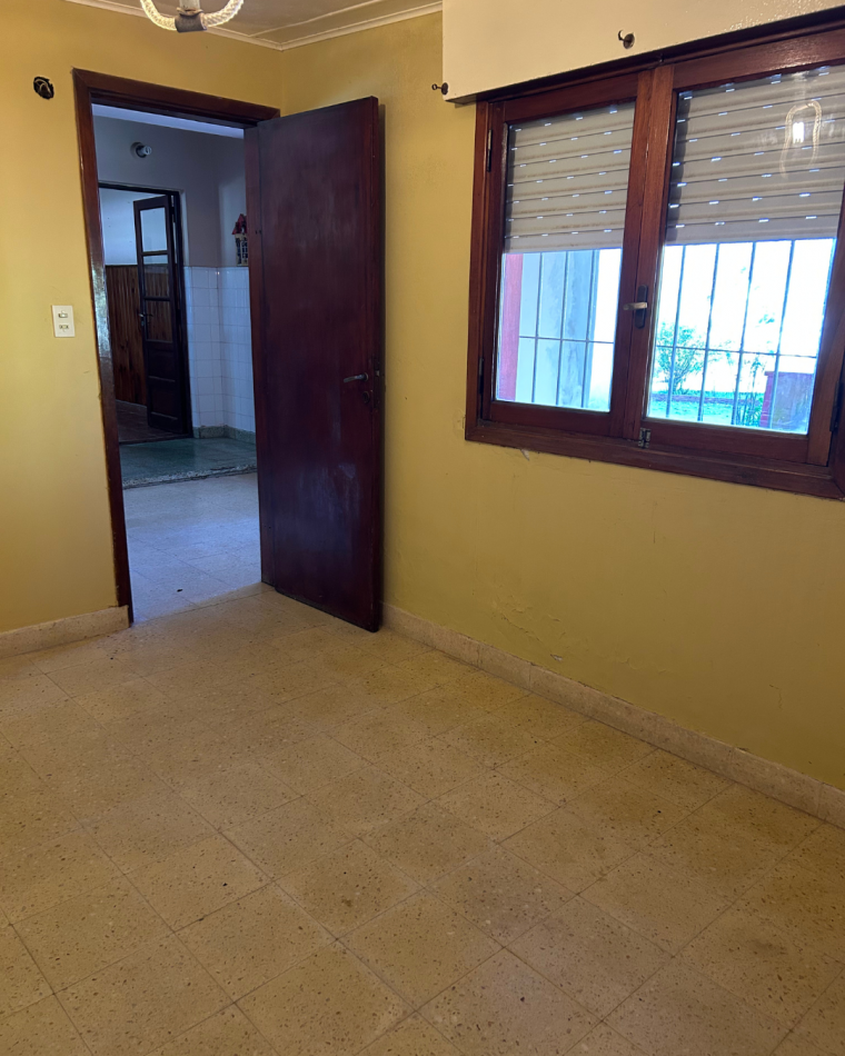 Casa en esquina 4 y 11 de Pipinas, partido de Punta Indio.