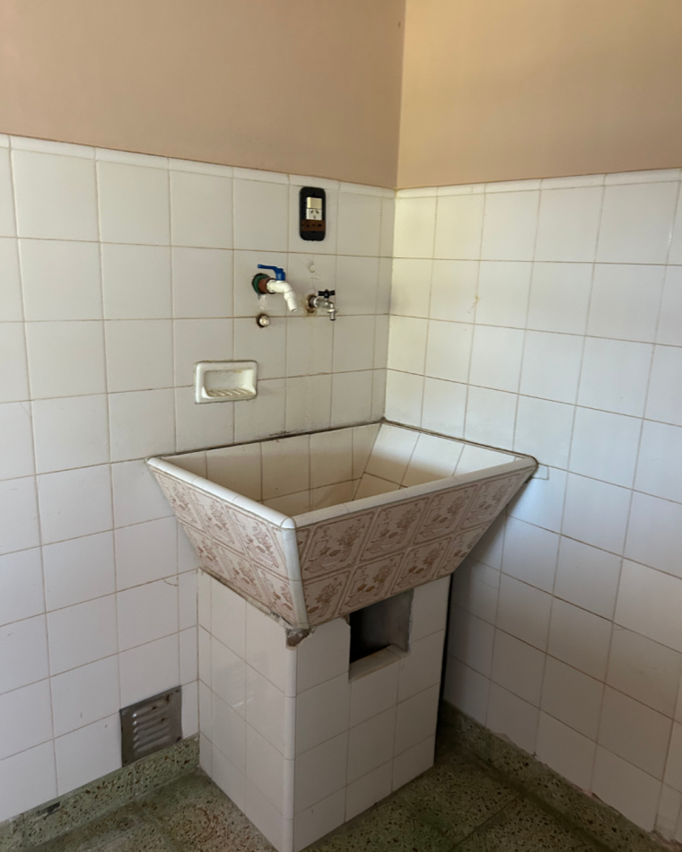 Casa en esquina 4 y 11 de Pipinas, partido de Punta Indio.