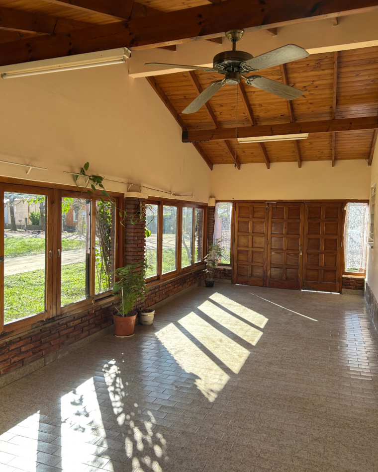 Casa en esquina 4 y 11 de Pipinas, partido de Punta Indio.