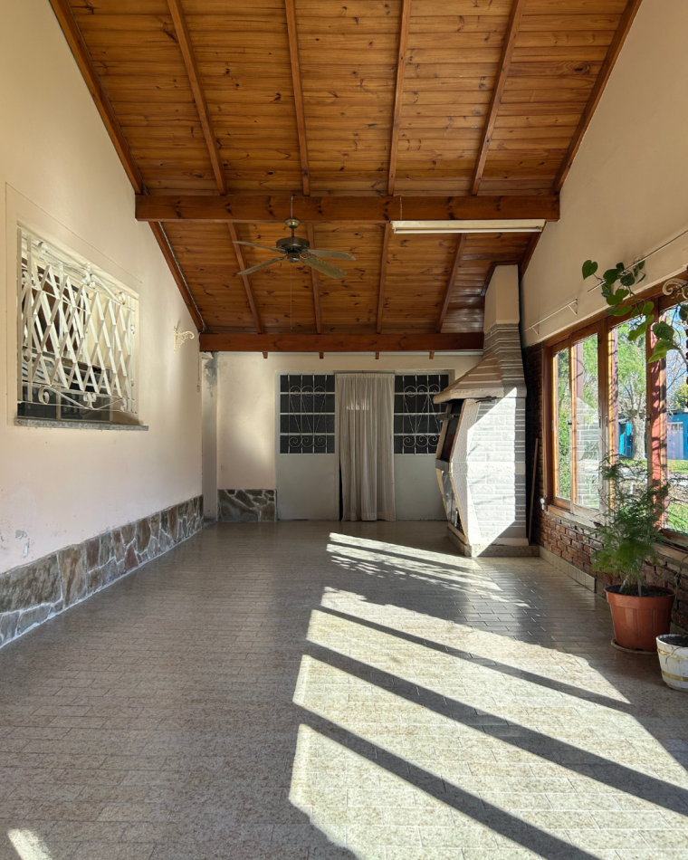 Casa en esquina 4 y 11 de Pipinas, partido de Punta Indio.