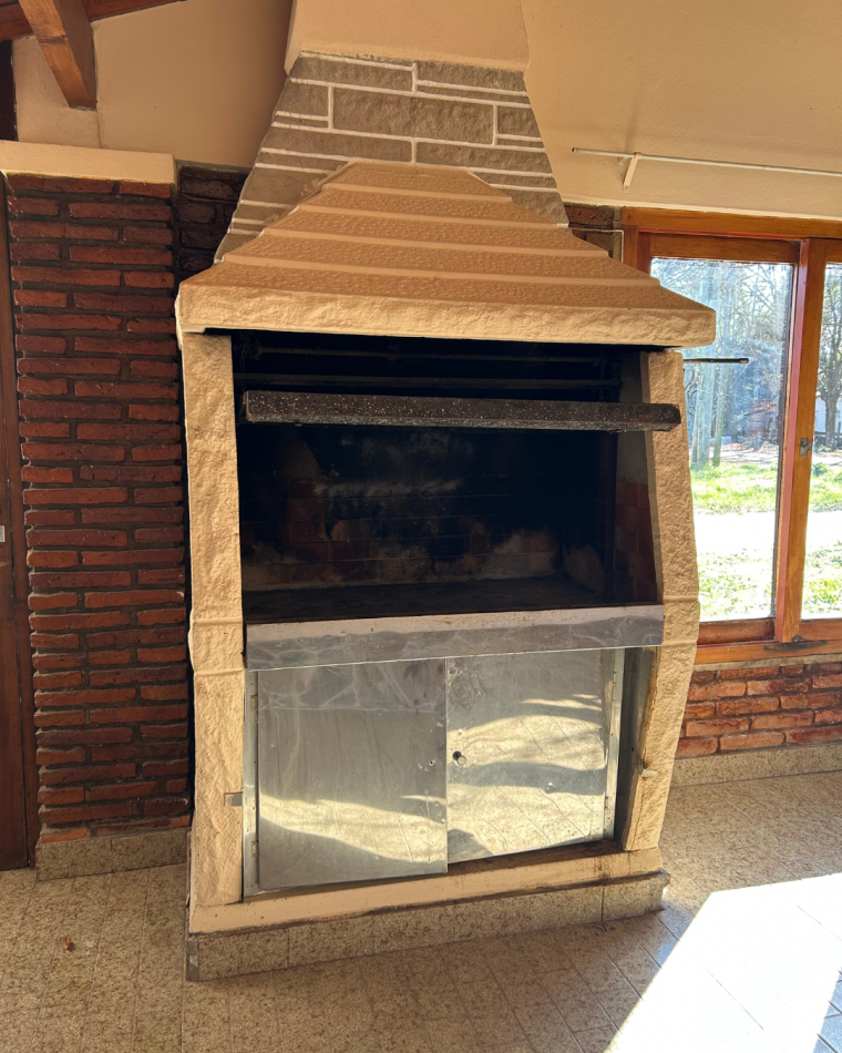 Casa en esquina 4 y 11 de Pipinas, partido de Punta Indio.