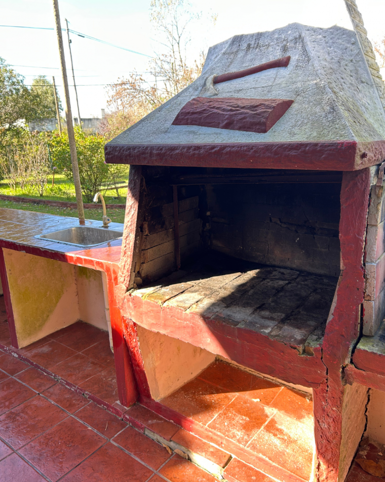 Casa en esquina 4 y 11 de Pipinas, partido de Punta Indio.