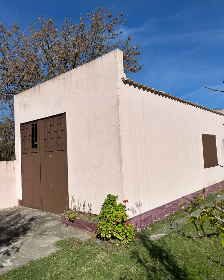 Casa en esquina 4 y 11 de Pipinas, partido de Punta Indio.