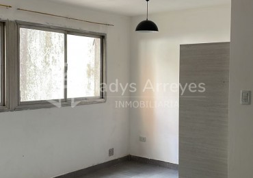 Monoambiente En Calle 8 Y 58 De La Plata, Buenos Aires