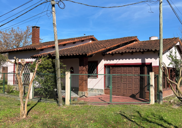 Casa en esquina 4 y 11 de Pipinas, partido de Punta Indio.